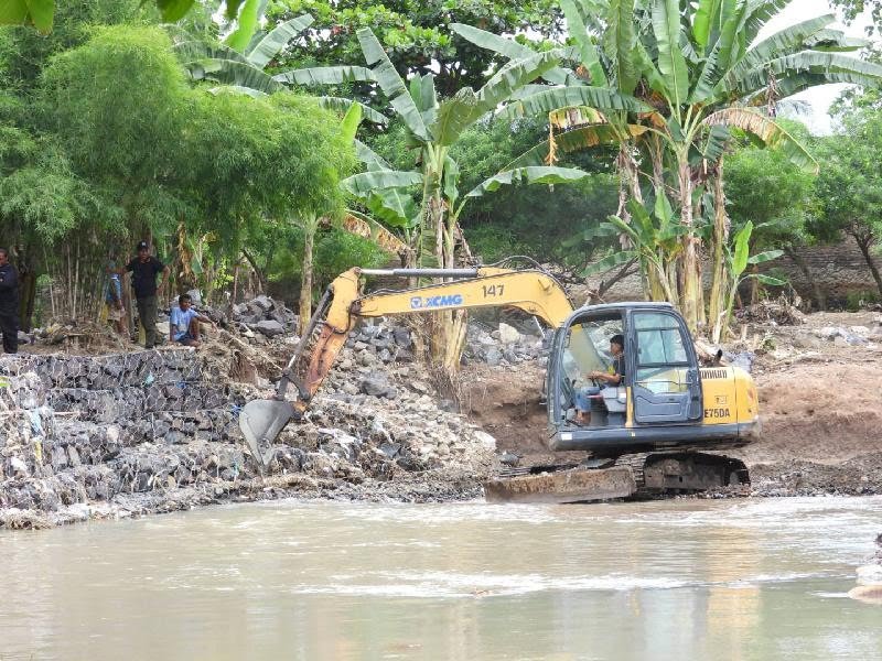Kolaborasi Beres-beres Wilayah Terdampak Banjir di Bandar Lampung