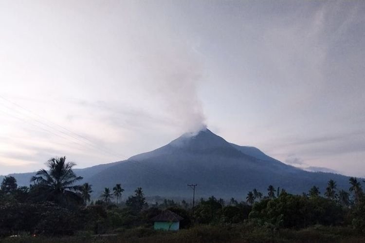 Gunung Lewotobi Meletus, WNA Dapat Izin Tinggal Khusus dari Imigrasi