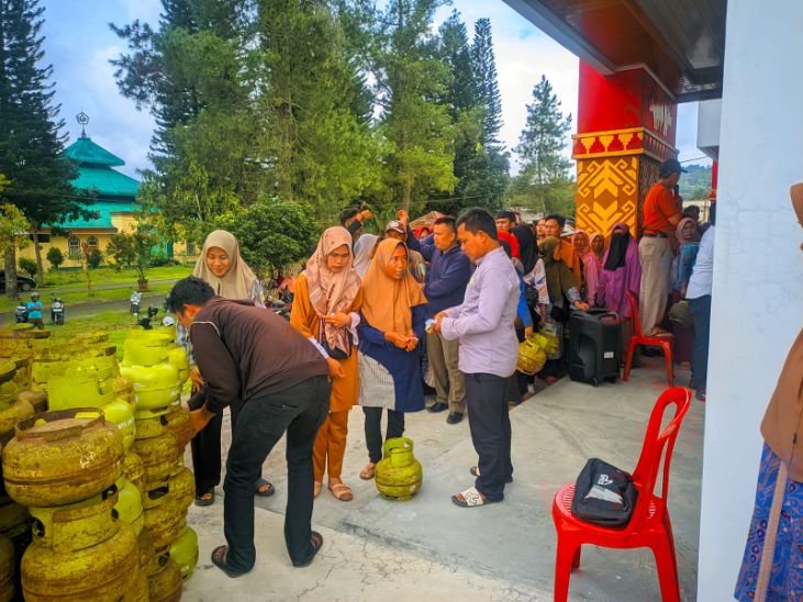 Pemkab Lambar Gelar Operasi Pasar Murah Gas 3 kg