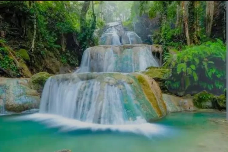 Menyusuri Surga Tersembunyi di Nusa Tenggara Timur, 5 Air Terjun Cantik yang Bikin Jatuh Hati