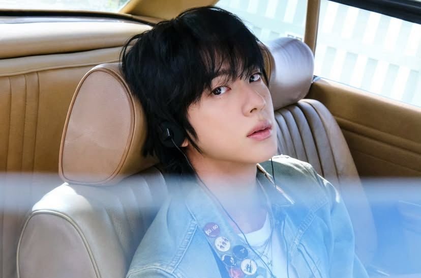Jin BTS Umumkan Tur Fan Concert Global Mulai Juni 2025