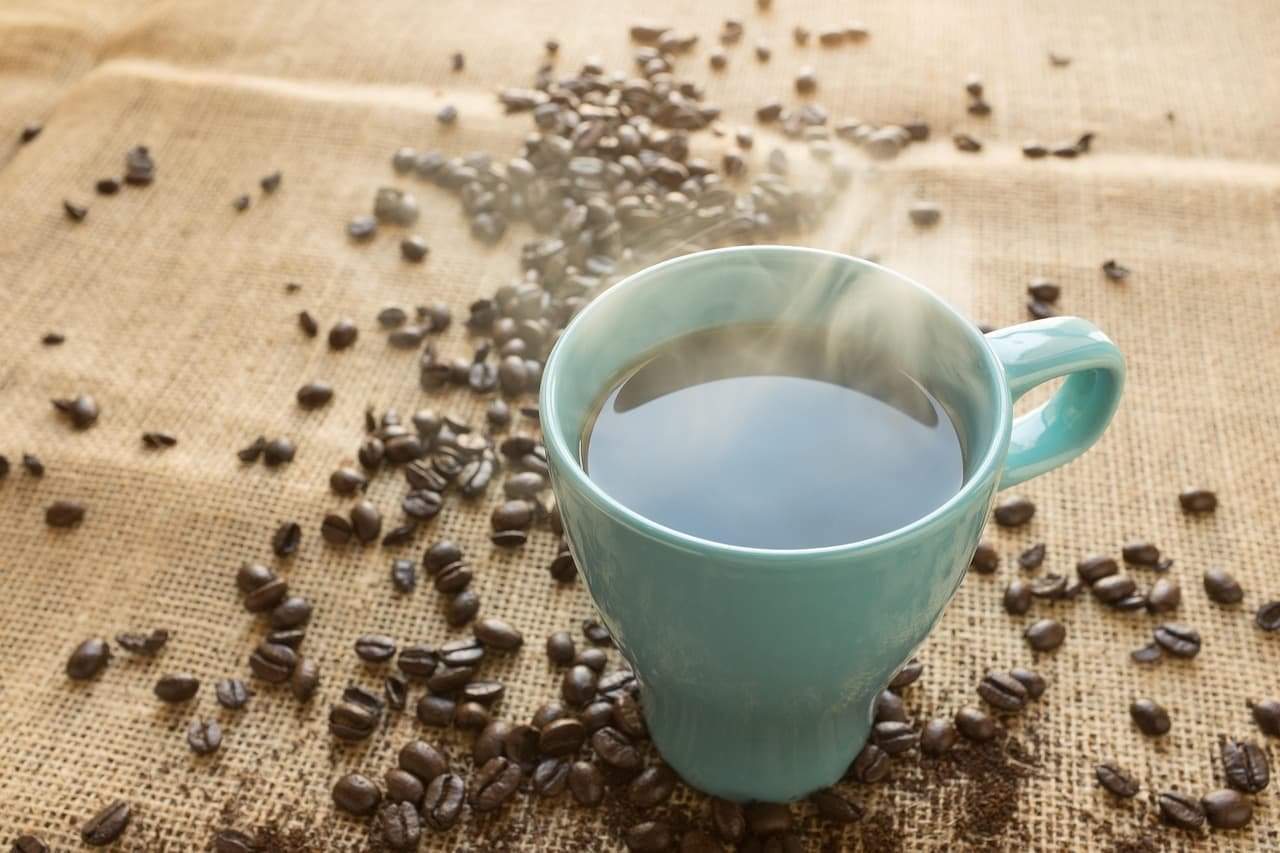Studi Baru Ungkap Minum Kopi Secara Rutin Bisa Bantu Wanita Tetap Sehat hingga Usia Tua