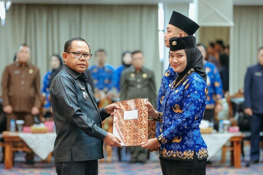 Sebanyak 1.082 PPPK Tahap II yang Tersebar di 29 OPD di Lingkungan Pemprov Tahun Anggaran 2024 secara Resmi Dilantik