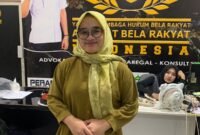 Yuyun Candra Wati Merintis karir sebagai paralegal mengadvokasi rakyat.