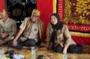 Gubernur Mirza bersama Wali Kota Eva Dwiana
saat meninjau Desa Wisata Budaya Marga Teluk Betung yang berpusat di Rumah Adat Lampung Lamban Dalom, Negeri Olok Gading, Kecamatan Teluk Betung Barat.(Foto: ist)