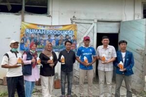 Tim PM BEM Unila dengan teknologi pengelolaan limbah organik berbasis Sustainable Development Goals (SDGs).