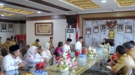 Rektor UIN Raden Intan Lampung (RIL) Wan Jamaluddin saat diterima Wali Kota Eva Dwiana.(Foto: ist)