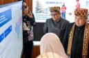 Rizky Agung menjelaskan Program Seribu Wajah pada Tomsi Tohir saat Sekjen Kemendagri tersebut mengunjungi stan Bandar Lampung Expo 2026. (Foto: ist)