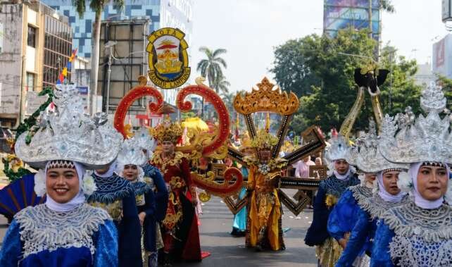 150 personel dan 25 official meriahkan penampilan kontingen Pemkot Bandar Lampung. (Foto: ist)