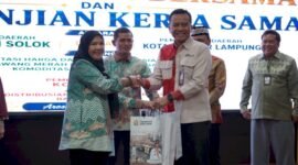 Wali Kota Bandar Lampung Eva Dwiana dan Bupati Solok Jon Firman Pandu.(Foto: Notis)