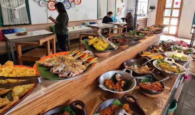 Bisnis kuliner menunjukkan perkembangan di Bandar Lampung. Ini terlihat dari bertambahnya jumlah restoran.