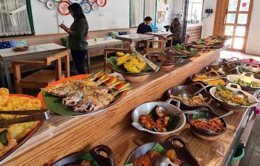Bisnis kuliner menunjukkan perkembangan di Bandar Lampung. Ini terlihat dari bertambahnya jumlah restoran.